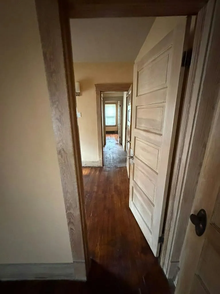 3 bed, $1,100 — Photo 3
