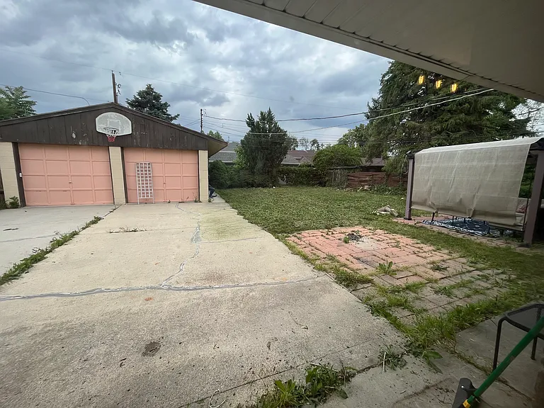 537 E Delno Dr — Photo 21