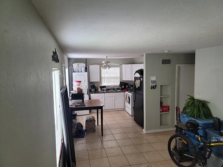 1338 S Washington Ave — Photo 3