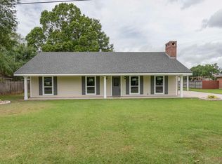 104 Leggett Dr, Lafayette, LA 70508