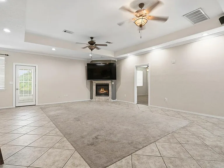 1717 Red Oak Dr — Photo 4