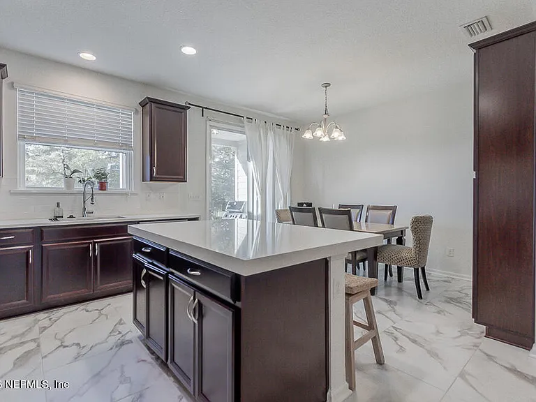 162 Nelson Ln — Photo 10
