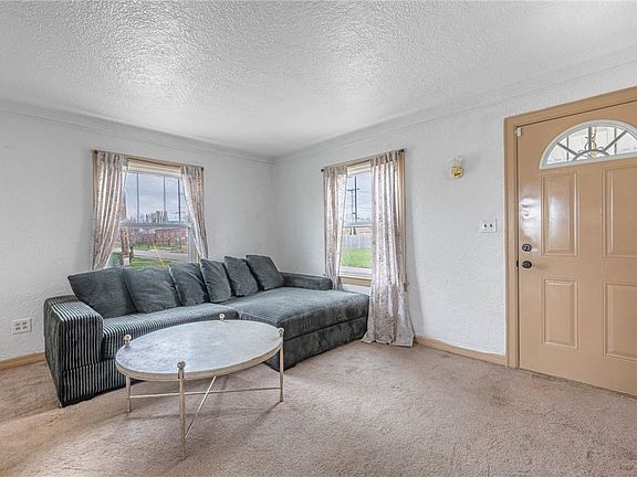 3rd image of 2735 Argella Ave
