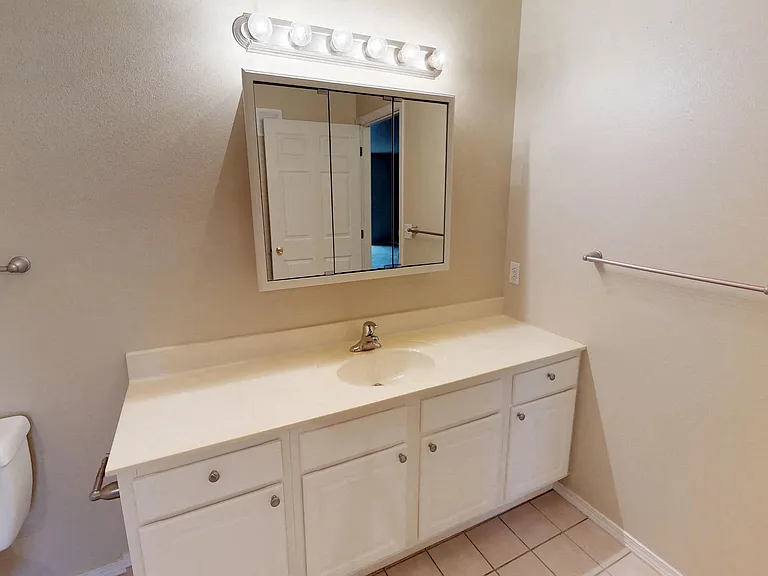 Sierra Vista Apartments — Photo 85