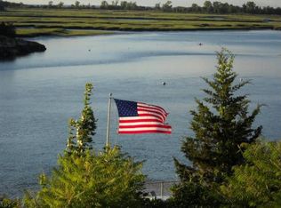 8 Riverview Way, Gloucester, MA 01930