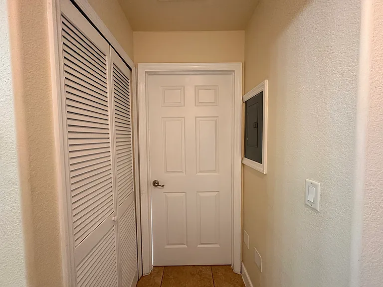 325 NE 23rd Ave #24 — Photo 18