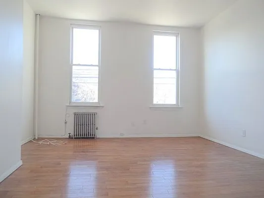 Rented by Proton Management LLC | media 21