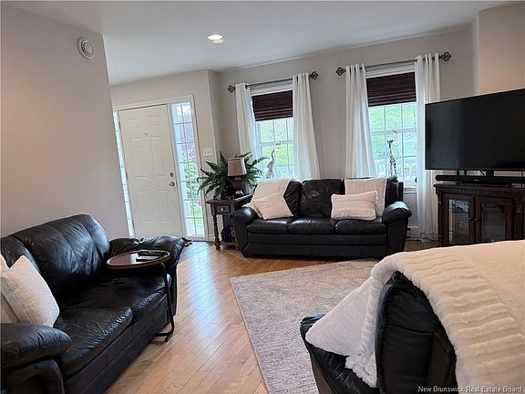 5th image of 65 Pettingill Rd
