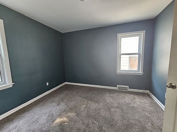 4th image of 14929 Birwood St