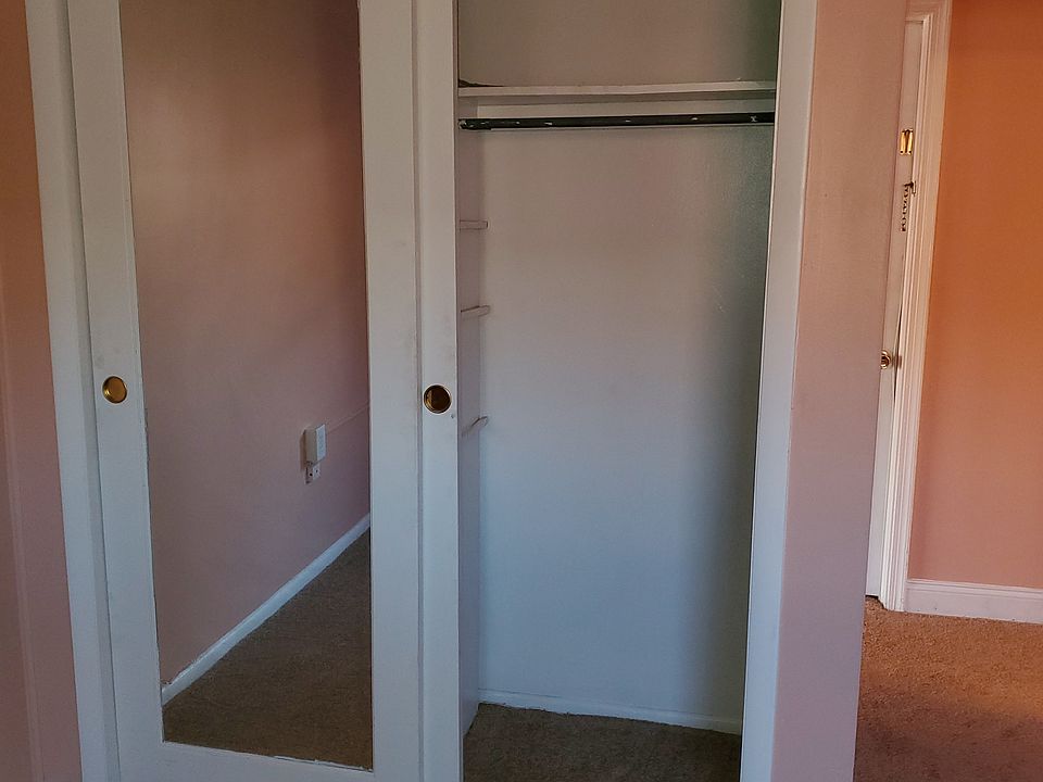 2nd Bedroom closet