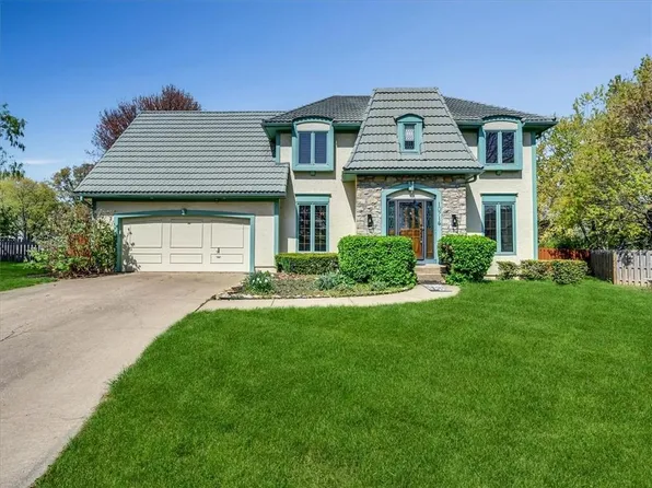 10716 Horton St, Overland Park, KS 66211