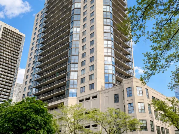 33 W Delaware Pl APT 15E, Chicago, IL 60610