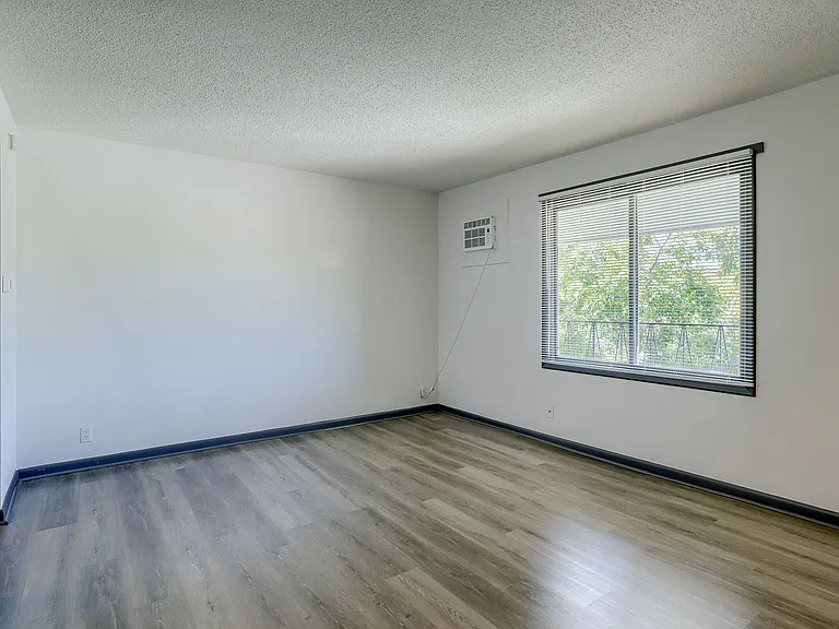 4513 Lafayette Ave #12 — Photo 6