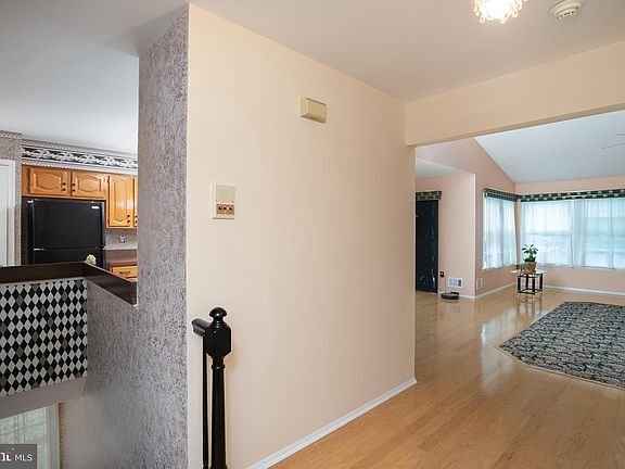 5th image of 25 James Buchanan Dr