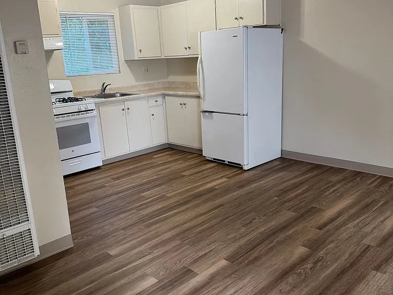 6 Arkwright Ct — Photo 1