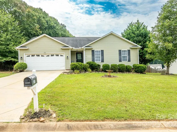 309 Irish Downs Dr, Clover, SC 29710