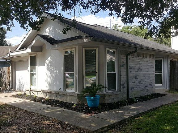 Another view of the front of the house.