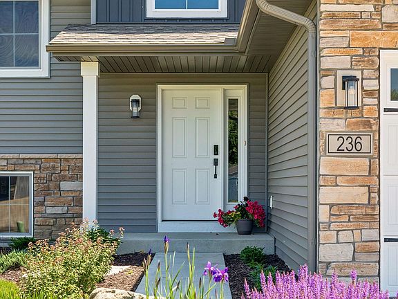4th image of 236 9th Avenue Ct NW