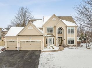 1849 Moorland Ln, Crystal Lake, IL 60014
