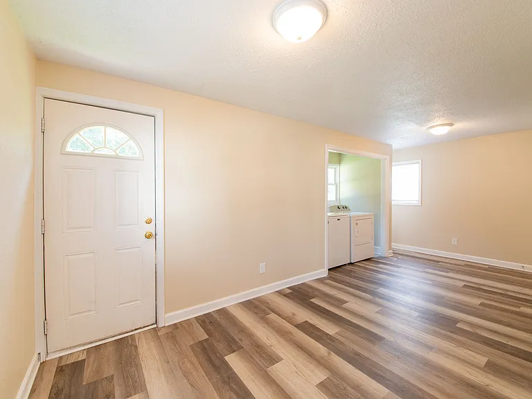 1130 Lafayette Ave SE — Photo 12