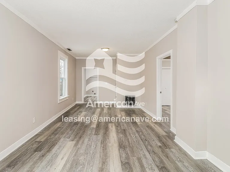 1196894_004_wm_-_living_room_13455553.jpg