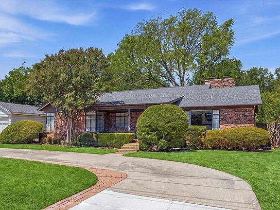 3rd image of 3808 Trail Lake Dr