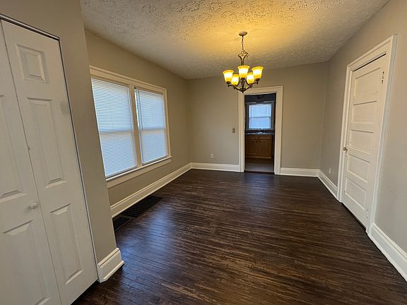 4th image of 1023 Holly Ave