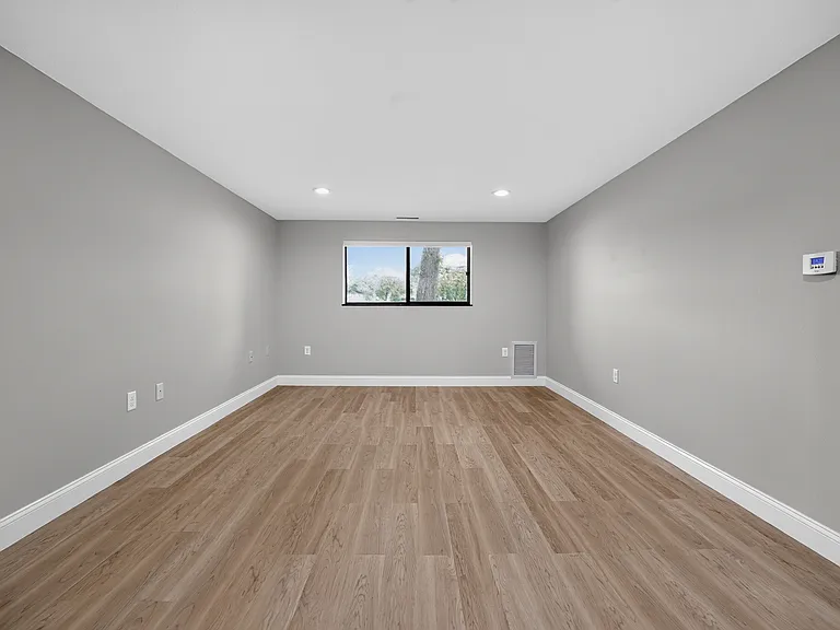 2 Ocean Ave #5 — Photo 11