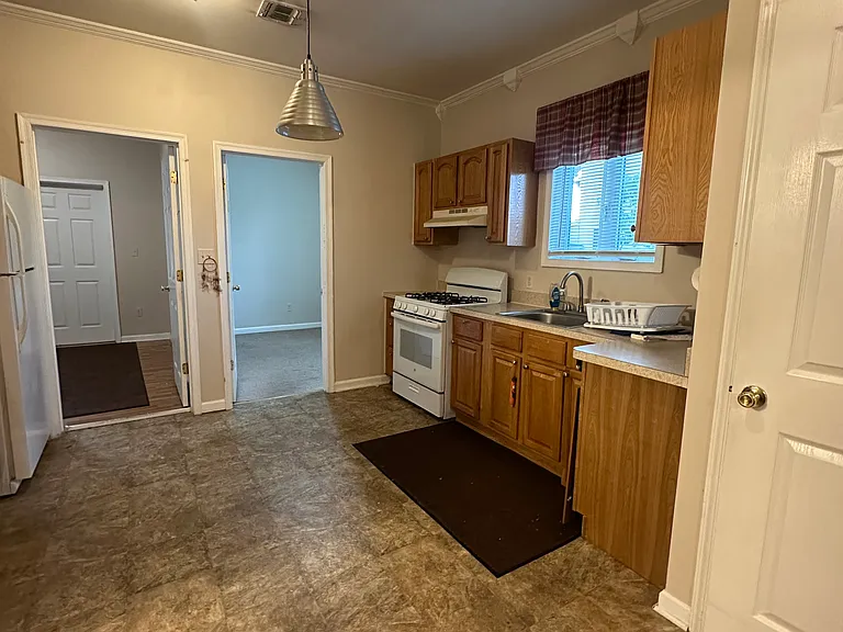 154 Maple Ave #1 — Photo 7