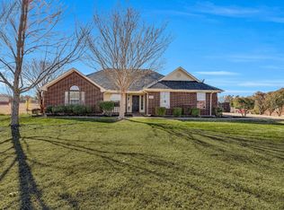 217 Country Meadows Dr, Waxahachie, TX 75165