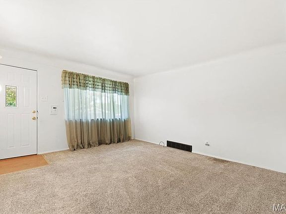 5th image of 9617 Bonton Dr