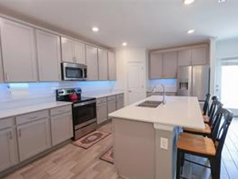 1821 Heart Lake Dr — Photo 6