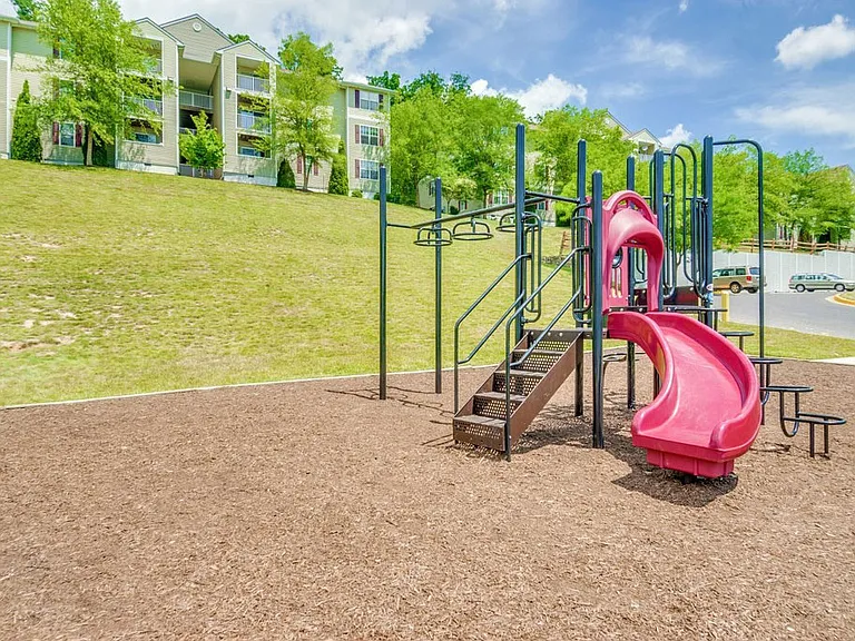 Chestnut Ridge Apartments — Photo 9