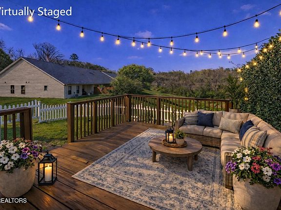 4th image of 5289 Avery Woods Ln