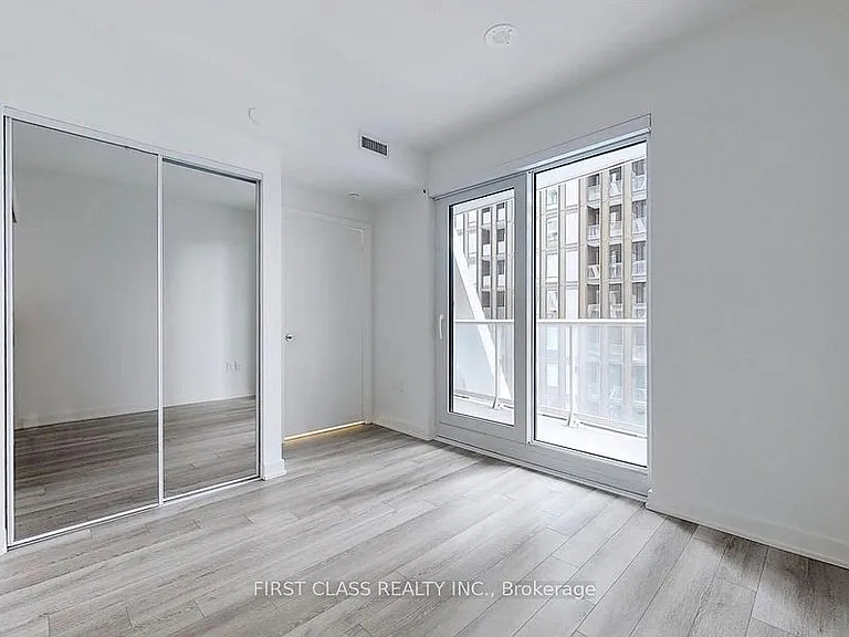 230 Simcoe St #2512 — Photo 14