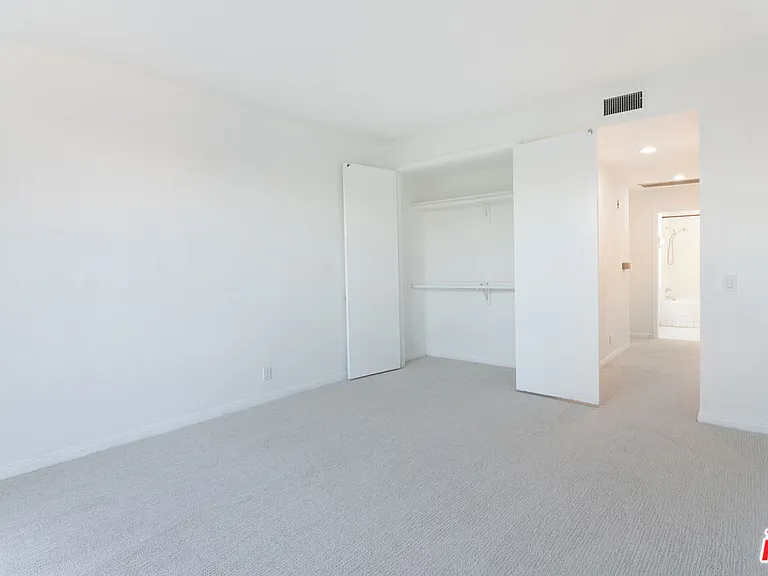 1650 Veteran Ave #306 — Photo 17