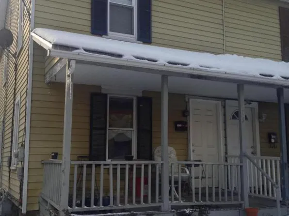 125 N 1st St, Stroudsburg, PA 18360