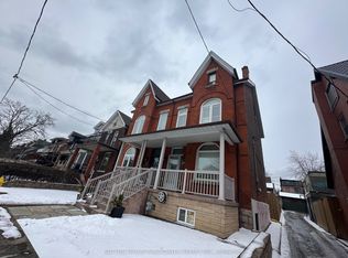 195 Montrose Ave, Toronto, ON M6G 3G6