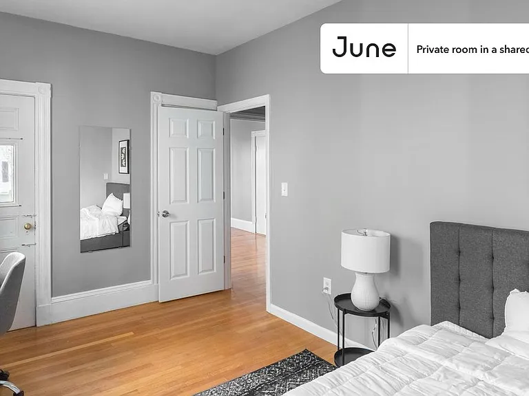 106 Beacon St #C — Photo 2