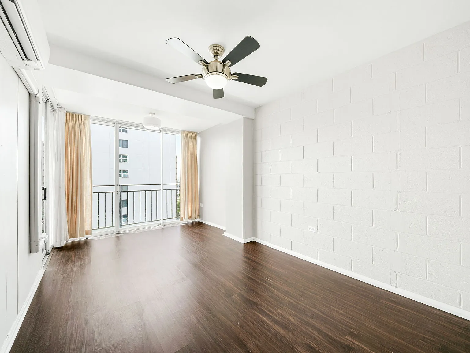 1415 Victoria Street #702 - 1 — Photo 4
