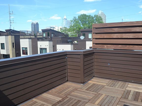 Private roof-top terrace with amazing views of downtown