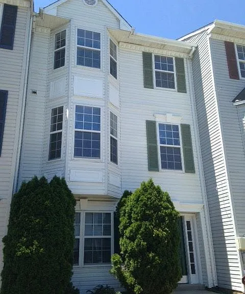 7922 Beach Plum Ln — Photo 1