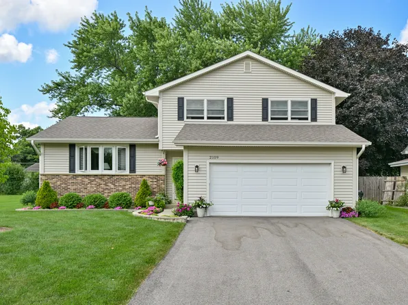2109 Fairfield Rd, Lindenhurst, IL 60046