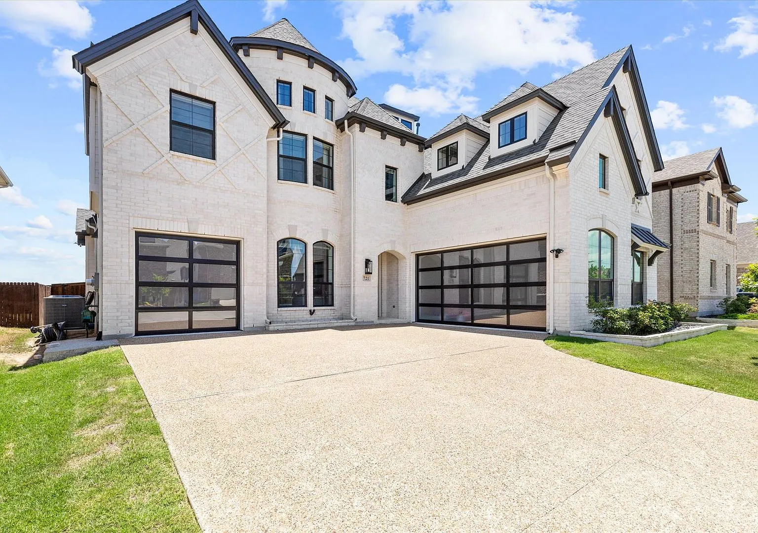 Luxurious in Little Elm — Photo 1
