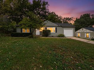 7518 Pawnee St, Prairie Village, KS 66208