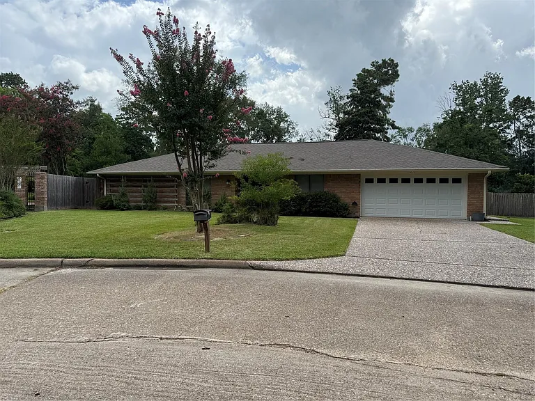 3414 Wooddale Ln — Photo 1