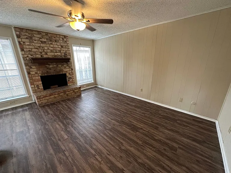 G 201-203 Gruver Circle — Photo 9