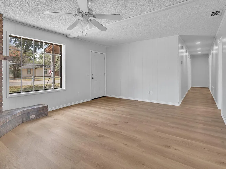 200 Linden St — Photo 7