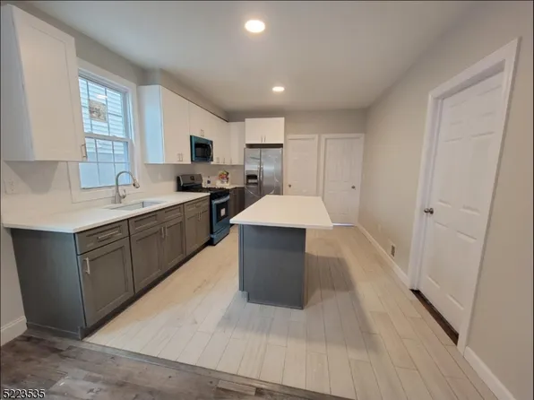 334 Bond St, Elizabeth City, NJ 07206