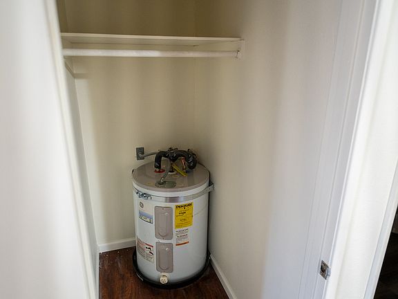 2nd image of 4545 SE Ina Ave #8